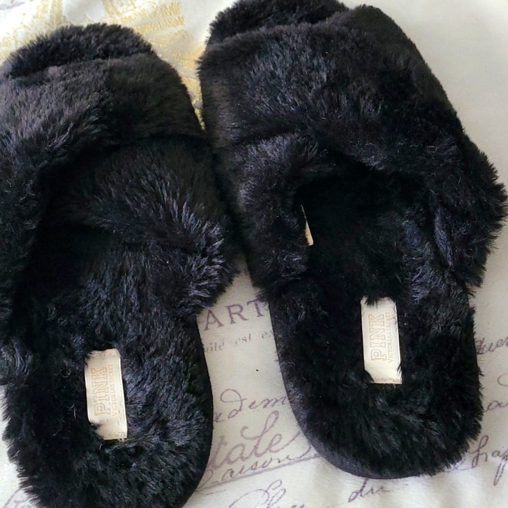 VICTORIA SECRET PINK SLIPPERS